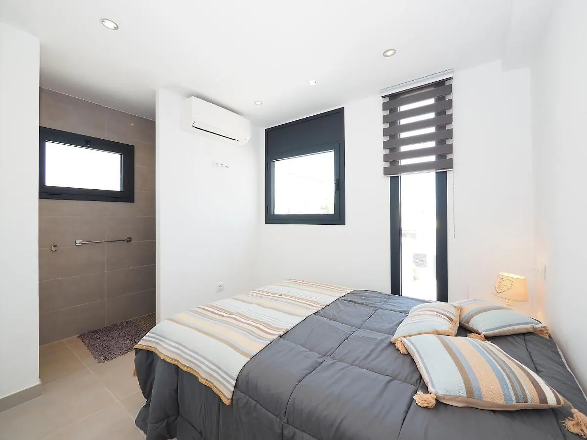Holiday Home Norfeu 10 Empuriabrava
