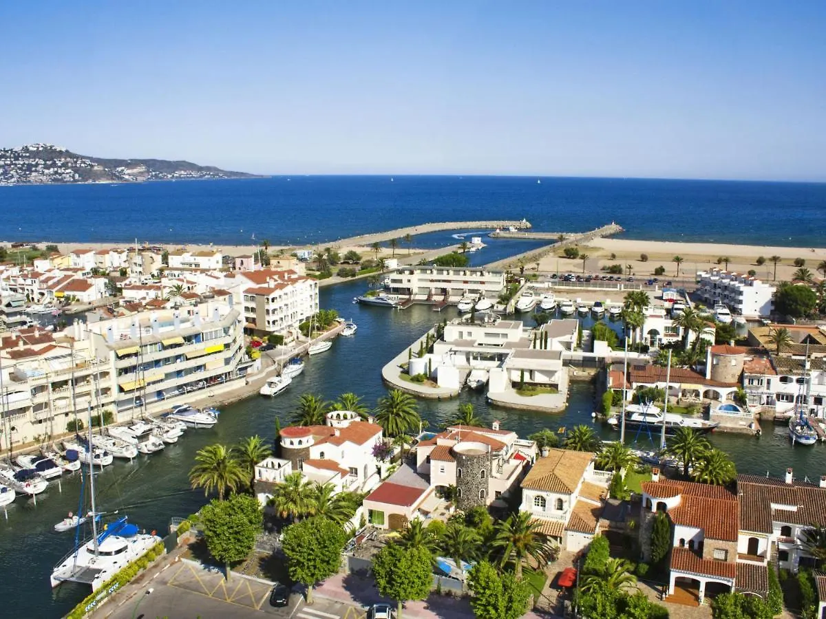 Holiday Home Norfeu 10 Empuriabrava Spain