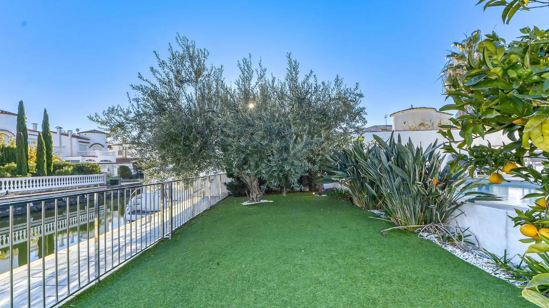Holiday Home Norfeu 10 Empuriabrava