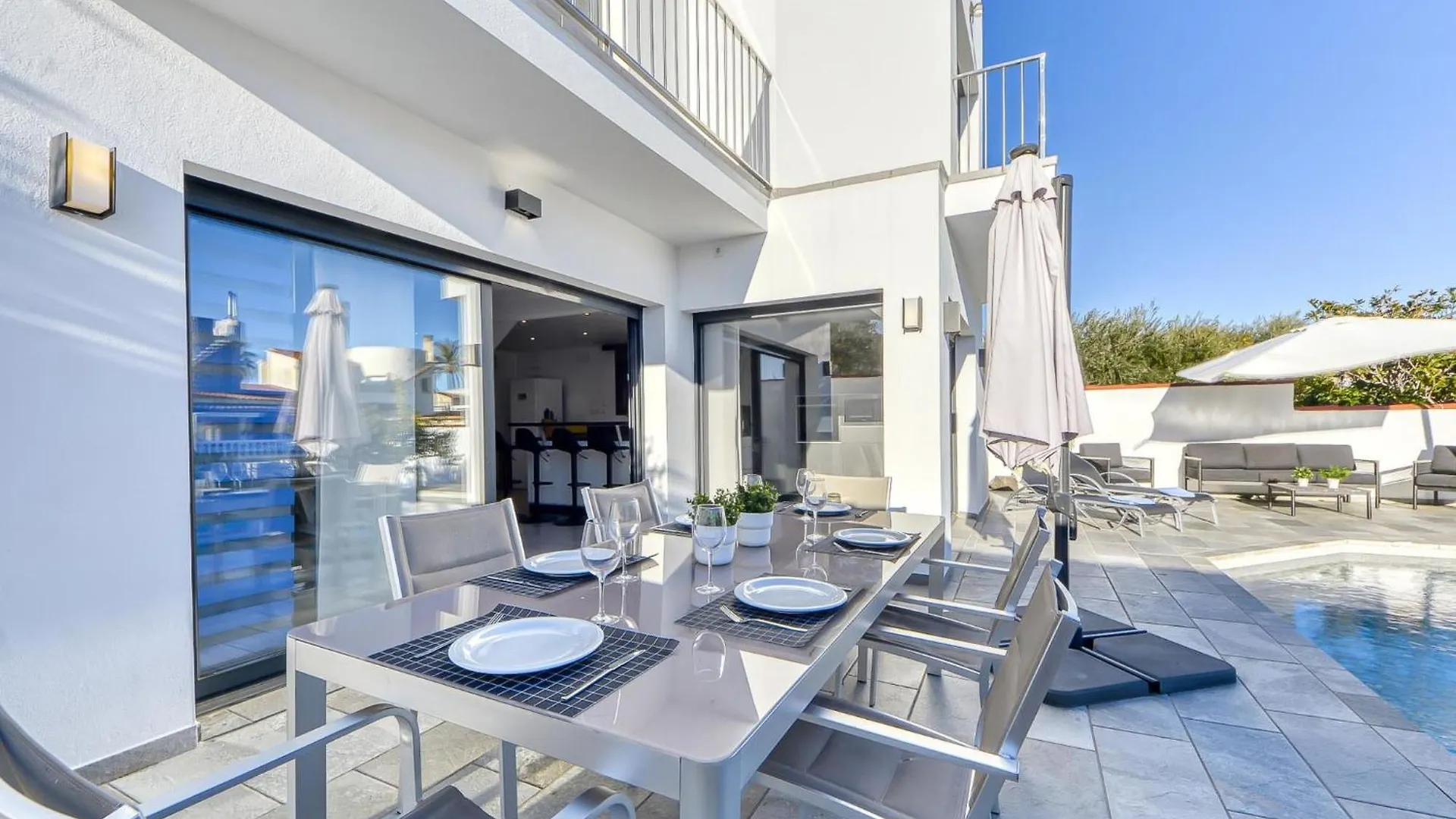 Holiday Home Norfeu 10 Empuriabrava