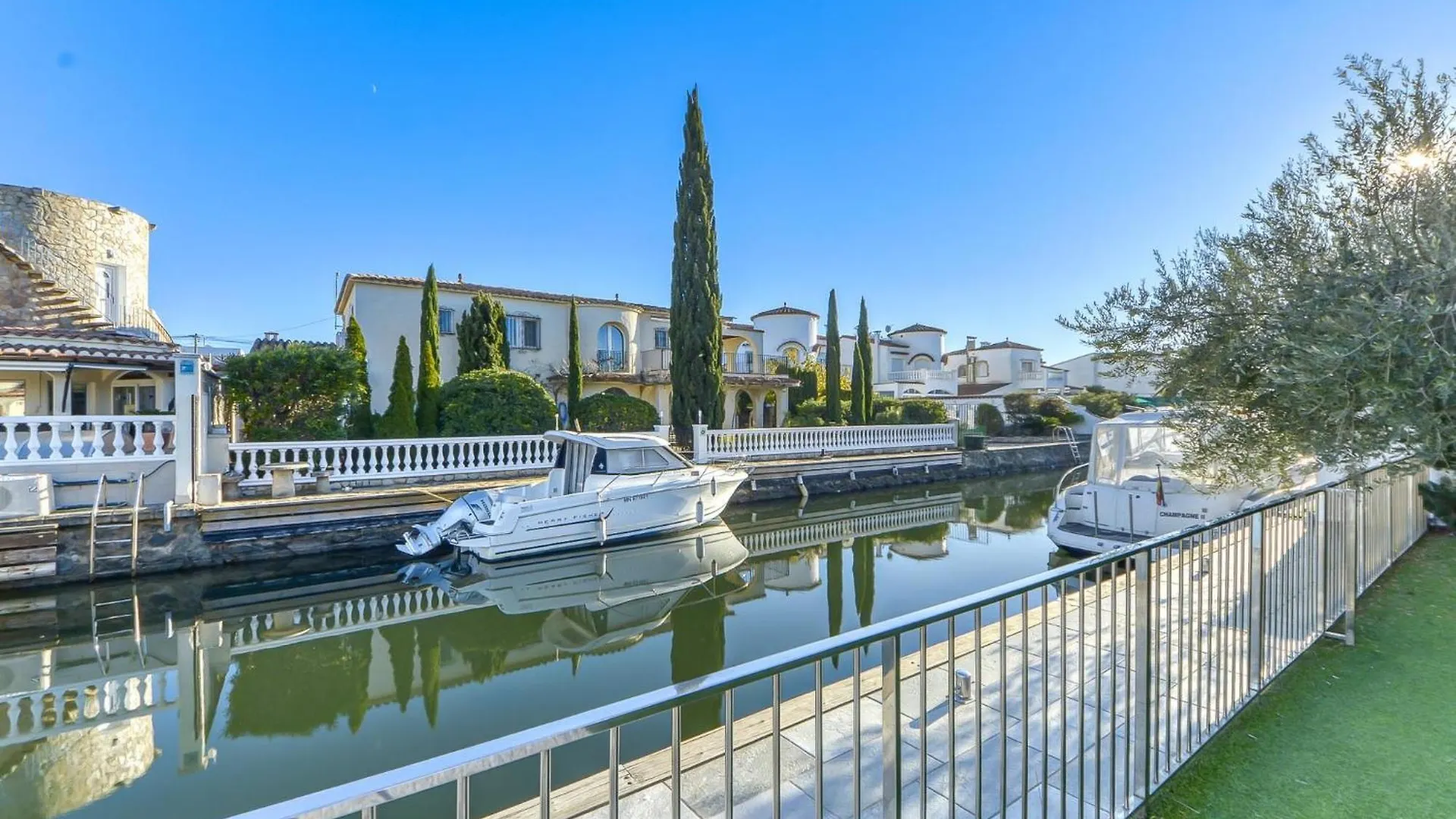 Holiday Home Norfeu 10 Empuriabrava 0*,