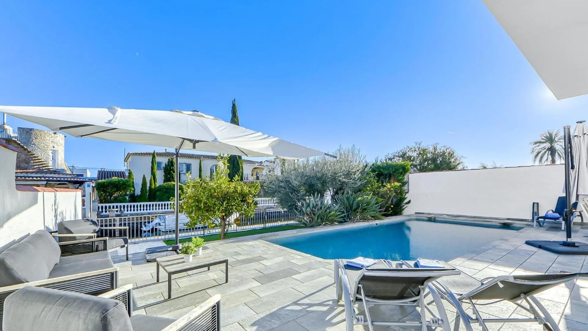 Holiday Home Norfeu 10 Empuriabrava
